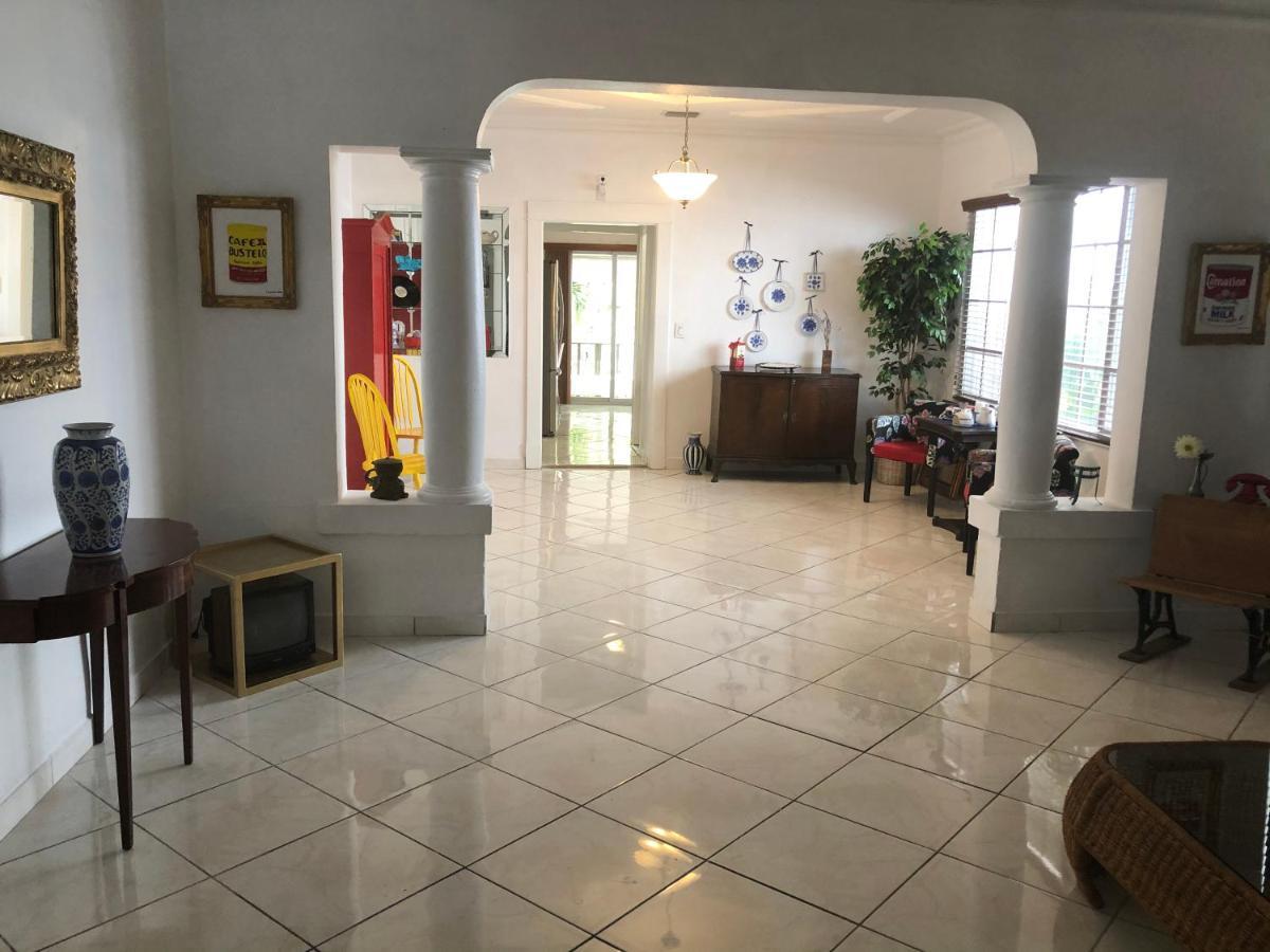 מיאמי Private Room In The Heart Of Calle Ocho מראה חיצוני תמונה